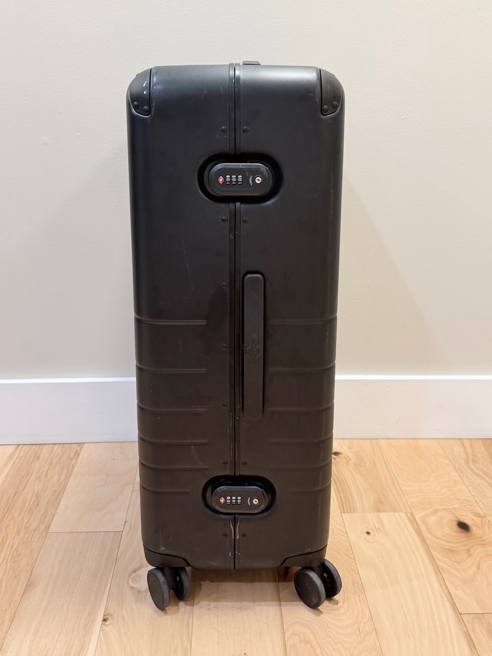 Monos Hybrid Check-In Large Suitcase - Picture 4 of 12